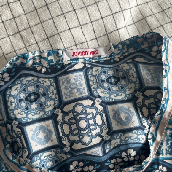 Johnny Was 100% Silk Oversized Tunic - Picture 8 of 9